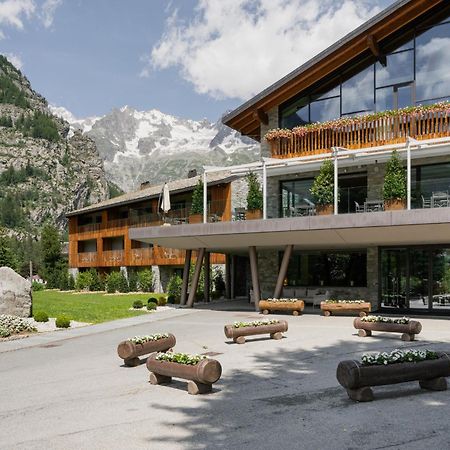 Grand Hotel Courmayeur Mont Blanc, By R Collection Hotels Esterno foto