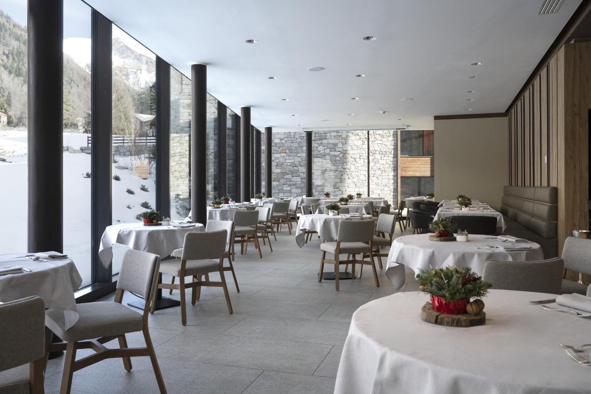 Grand Hotel Courmayeur Mont Blanc, By R Collection Hotels Esterno foto