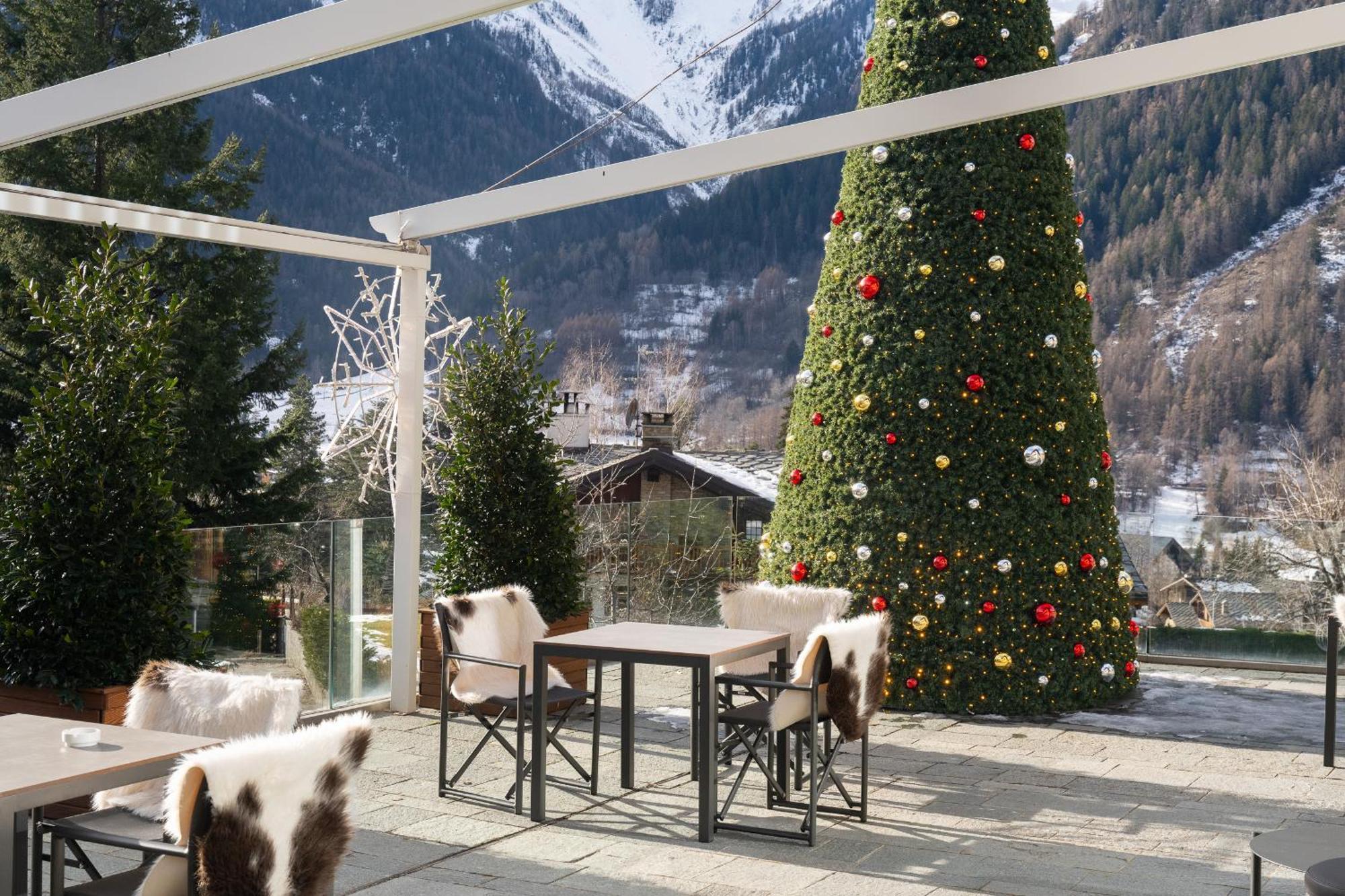 Grand Hotel Courmayeur Mont Blanc, By R Collection Hotels Esterno foto
