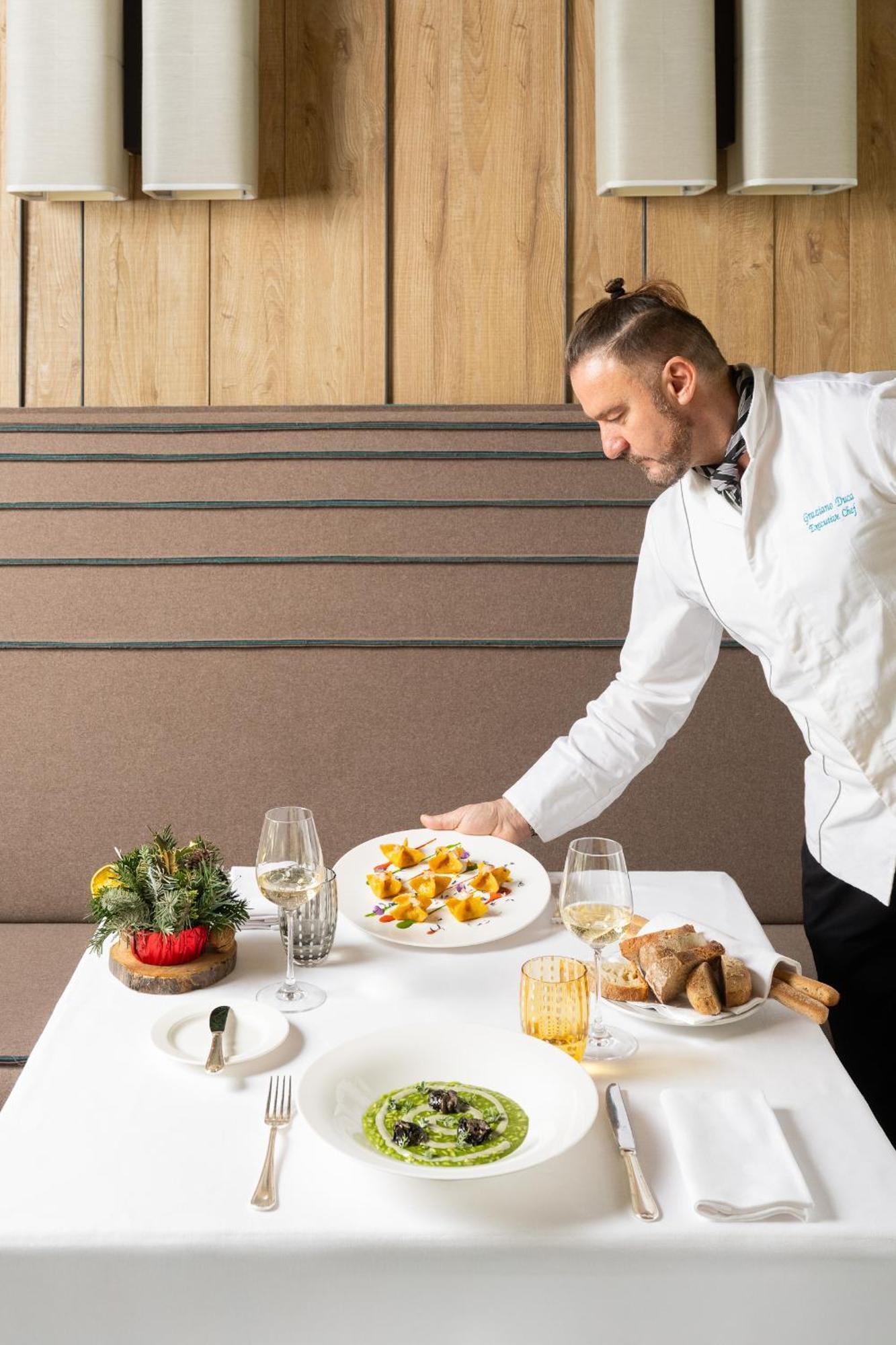 Grand Hotel Courmayeur Mont Blanc, By R Collection Hotels Esterno foto