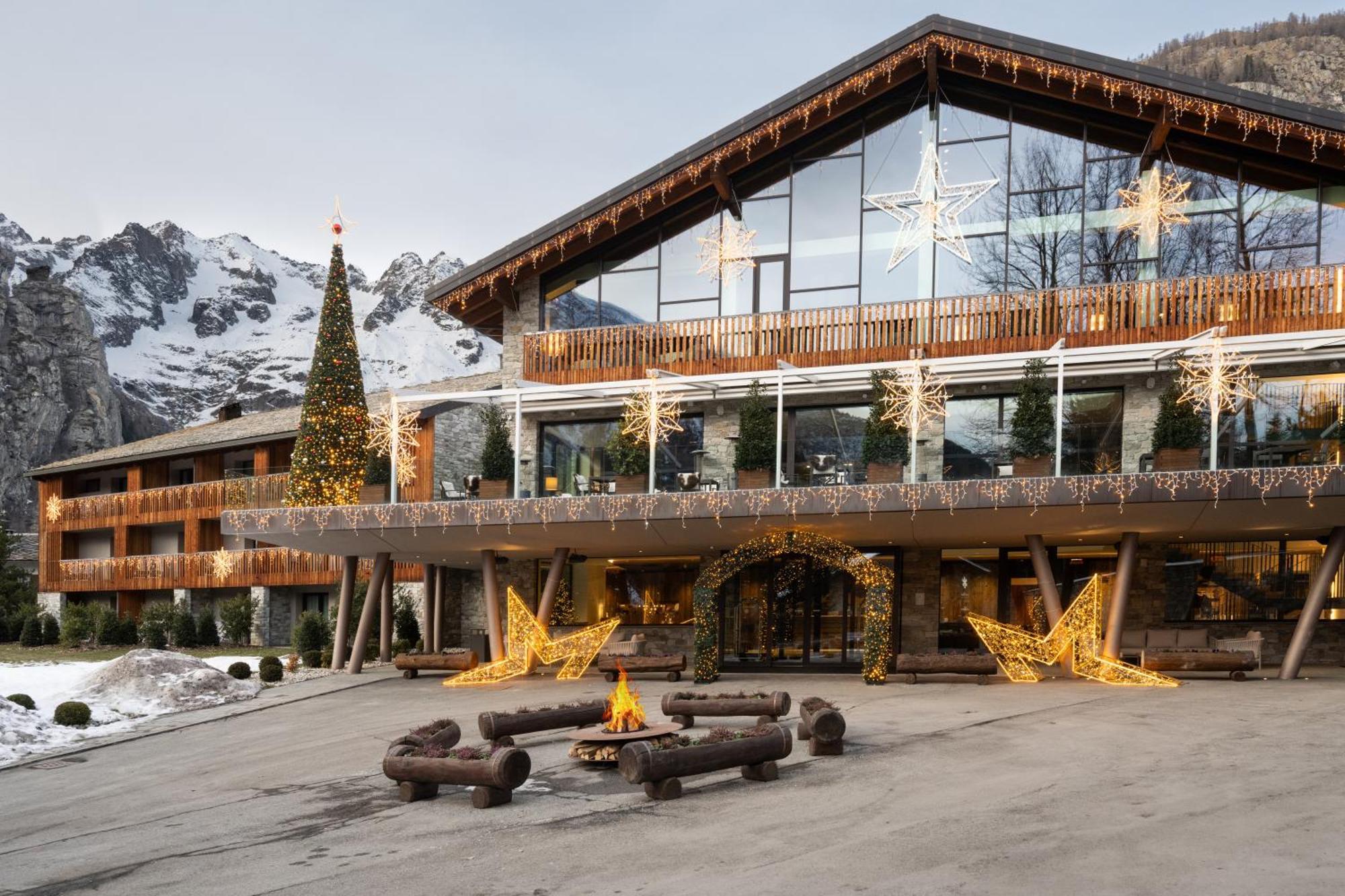 Grand Hotel Courmayeur Mont Blanc, By R Collection Hotels Esterno foto