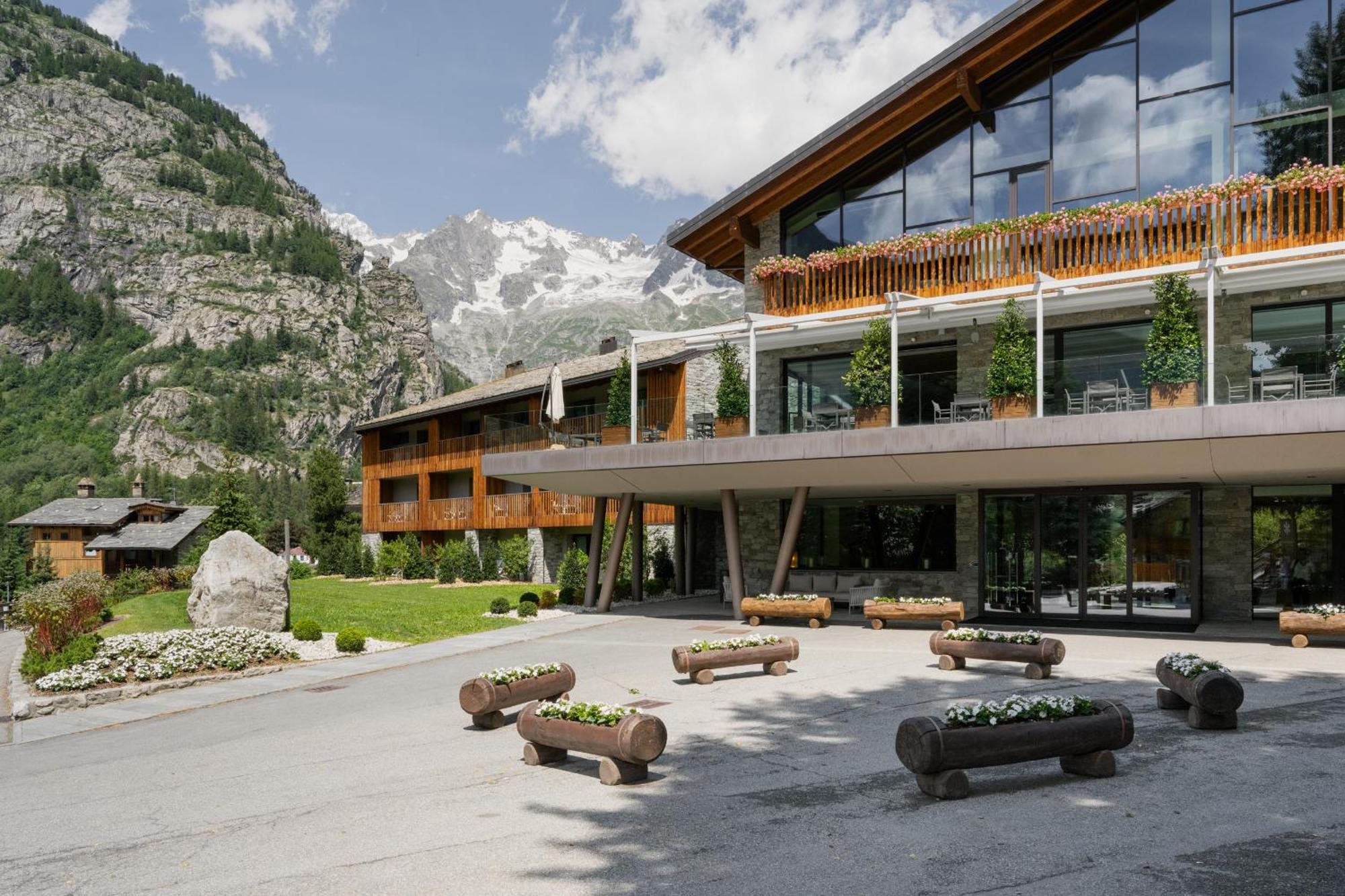 Grand Hotel Courmayeur Mont Blanc, By R Collection Hotels Esterno foto
